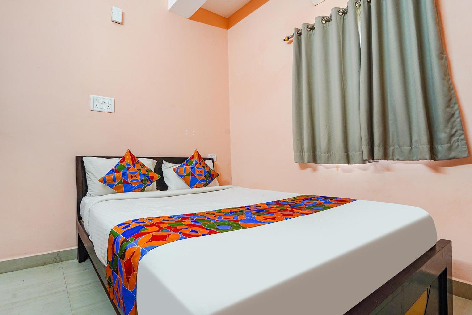 Fabexpress Its South East Residency Hotel Siruseri Exterior photo