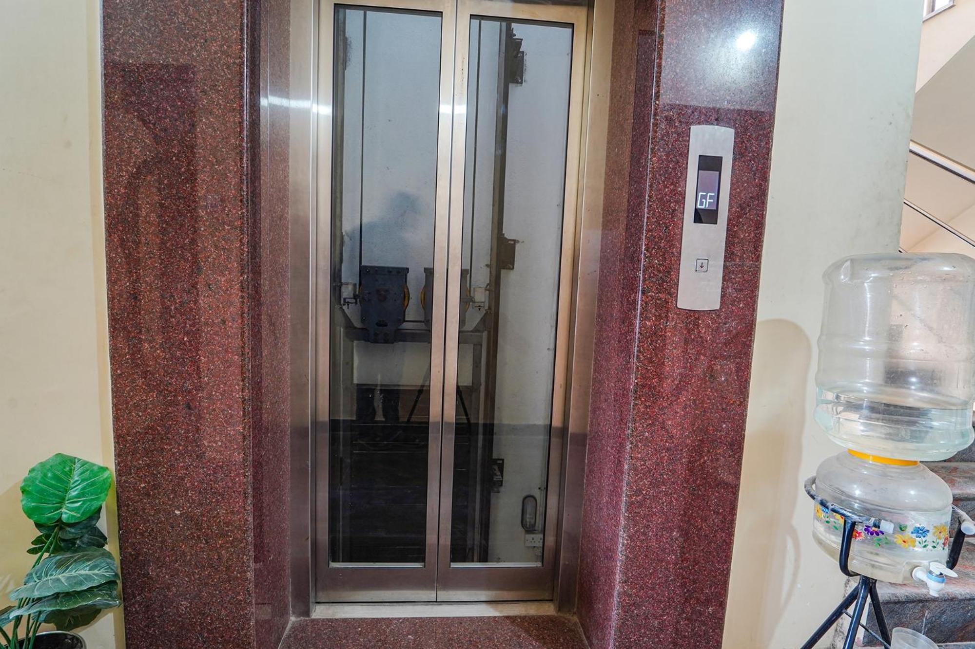 Fabexpress Its South East Residency Hotel Siruseri Exterior photo